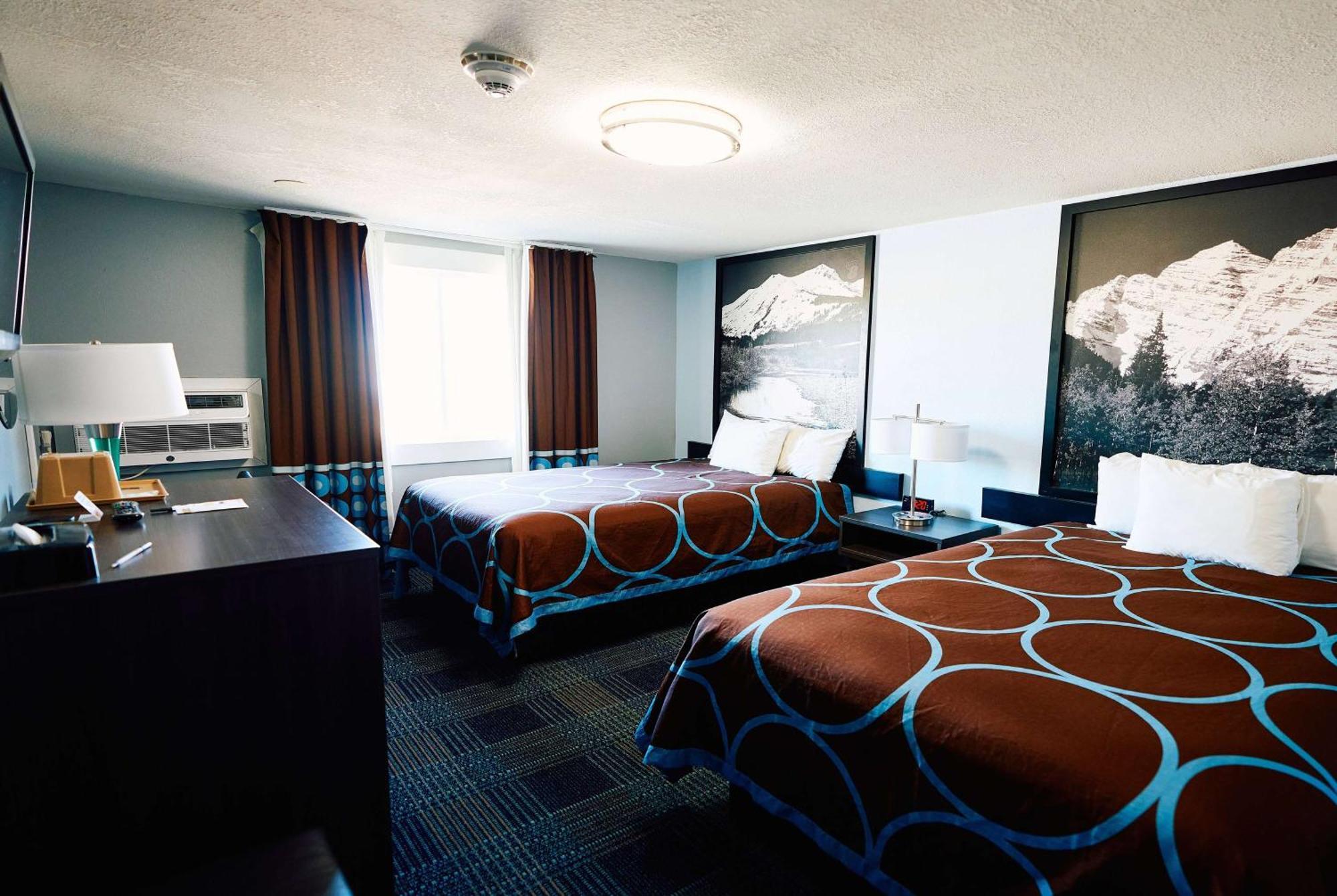 Super 8 By Wyndham Pueblo Hotel Eksteriør billede