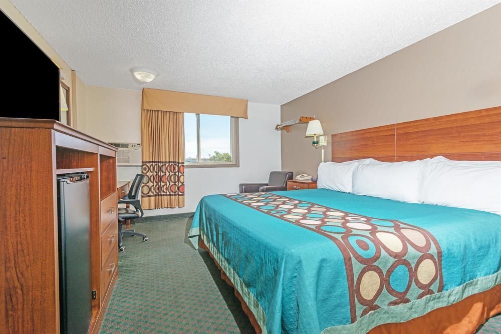 Super 8 By Wyndham Pueblo Hotel Eksteriør billede