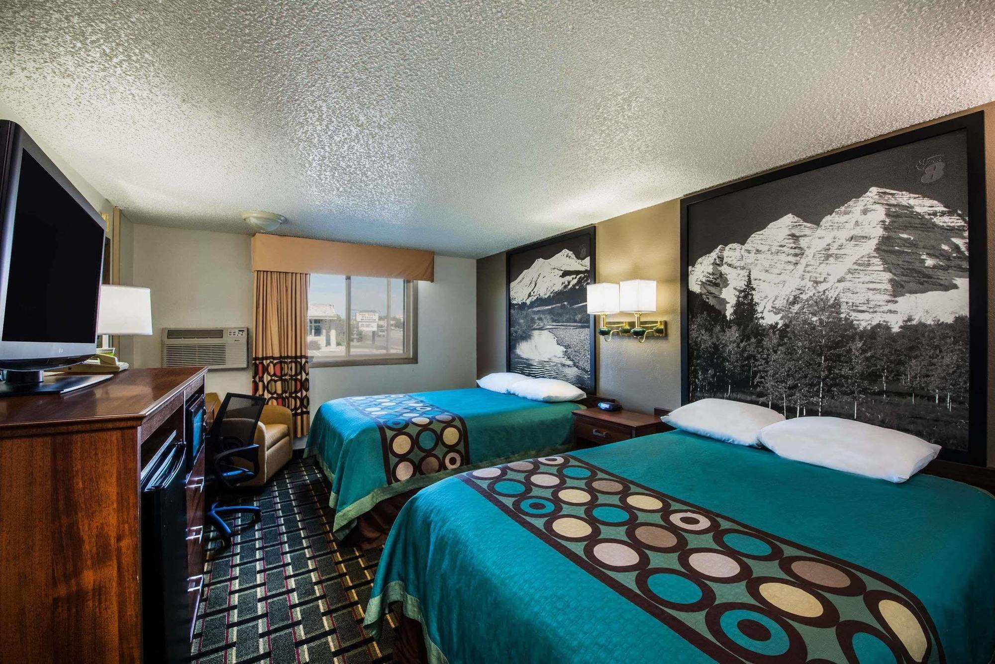 Super 8 By Wyndham Pueblo Hotel Eksteriør billede